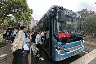 计量单位？布伦特福德门将本赛季联赛助攻数已超过安东尼